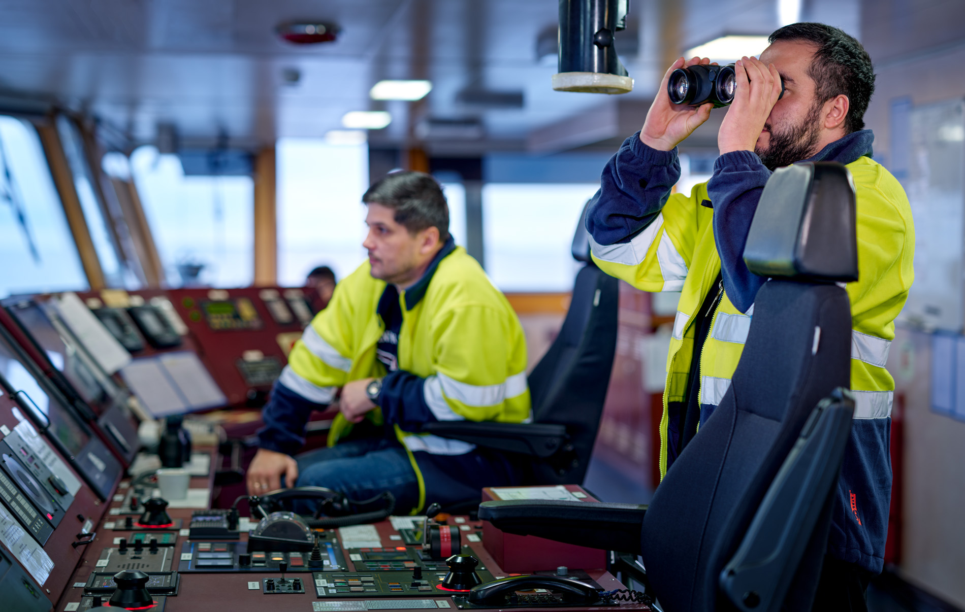 In seinem Langzeitprojekt Seamotion präsentiert der Fotograf Herbert Böttcher künstlerische Fotografien von Frachtschiffen auf den Weltmeeren. Die Bildreihe MS Elbsun entstand in Kooperation mit der Elbdeich Reederei, Drochtersen.