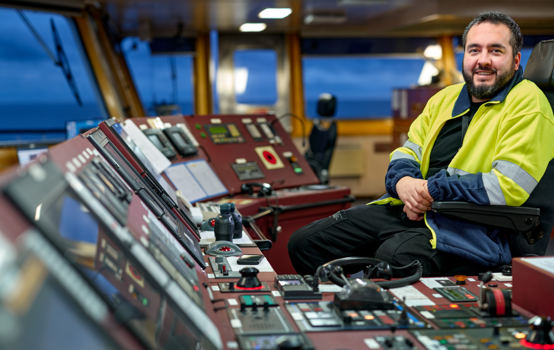 In seinem Langzeitprojekt Seamotion präsentiert der Fotograf Herbert Böttcher künstlerische Fotografien von Frachtschiffen auf den Weltmeeren. Die Bildreihe MS Elbsun entstand in Kooperation mit der Elbdeich Reederei, Drochtersen.